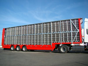 Poultry semi trailer